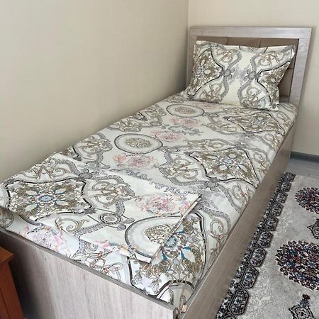 In Center Of Bukhara Family Guest House Mirg'Iyos Bagian luar foto