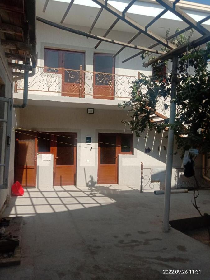 In Center Of Bukhara Family Guest House Mirg'Iyos Bagian luar foto